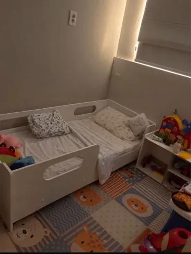 Cama de solteiro infantil com colchão