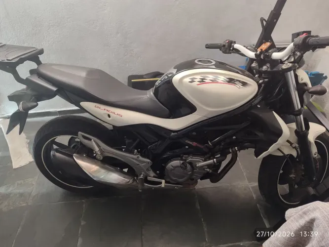 Suzuki Gladius em excelente estado!!!