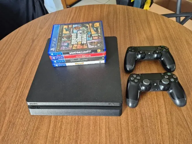 Playstation 4 Slim - 1TB