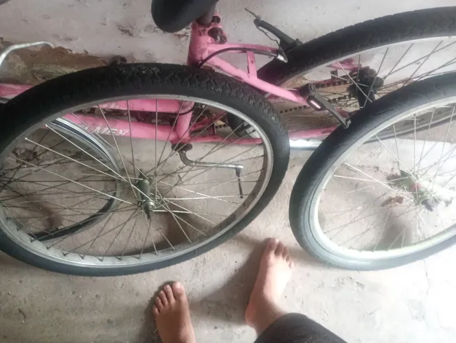 Vendo bike com rodas dianteiras e traseiras e com câmara de ar Nova embalada