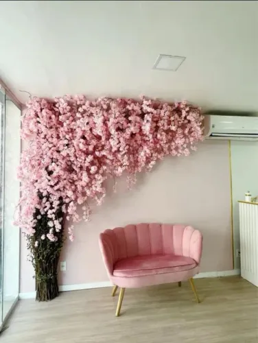VENDO ÁRVORE CEREJEIRA DECORATIVA + POLTRONA ROSA