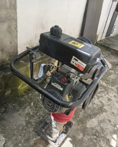 Compactador de Solo 75Kg 6,5HP Gasolina Sapo