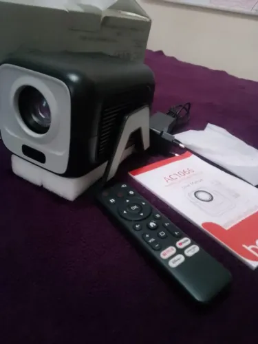 Projetor BETTDOW AC1066 4K 1080P Full HD 350ANSI Android 13 com controle de voz por A 