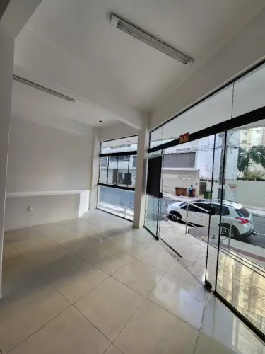 SALA TÉRREA ENTRE A AV. BRASIL E ATLÂNTICA 72m2, 2bwc, 1vg priv. exc. localização CONFIRA