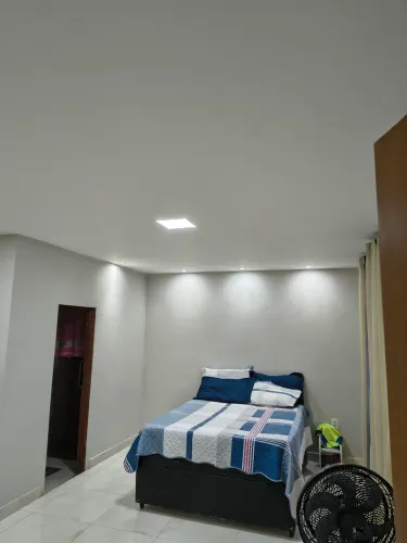Pintor de acabamento e instalação de gesso