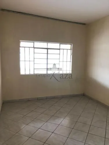 Oportunidade - Casa Térrea - Jardim Morumbi - 3 Dormitórios - 120m².