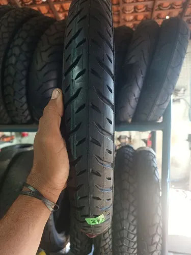 Pneu Dianteiro nova Biz(sem camara)70/90R17 Michelin