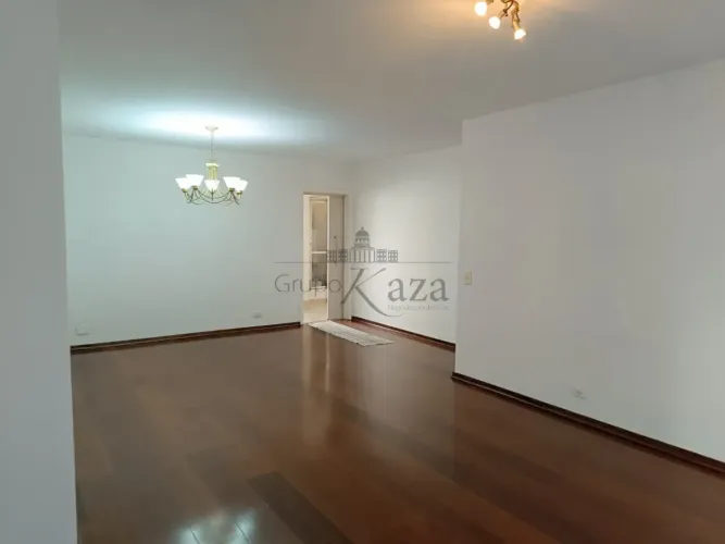 Apartamento - Moema - 3 Dormitórios - 116m².