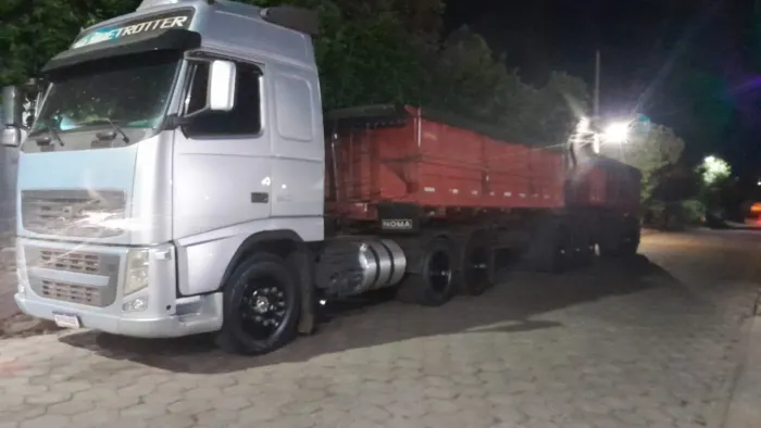 Vendo carreta Bicacamba 9 eixo ( curto 3x3)