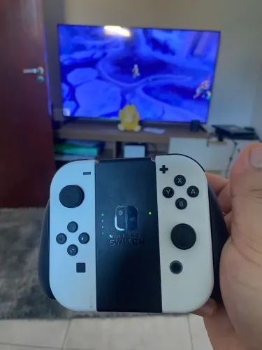 Nitendo Switch Oled - com jogos Pokémon
