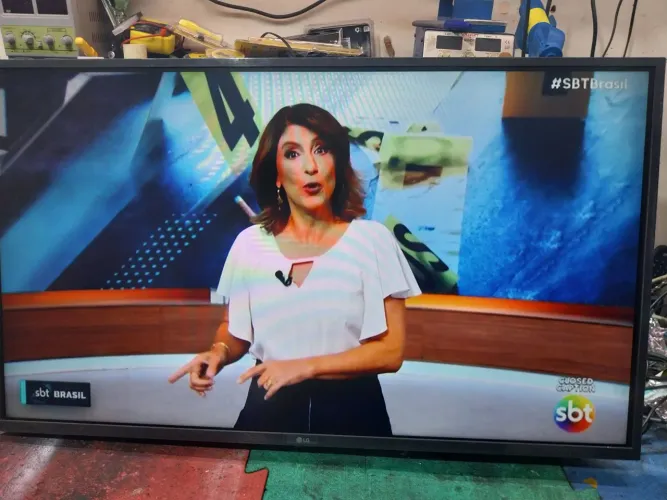 Tv 43 smart lg Wi-Fi  está nova