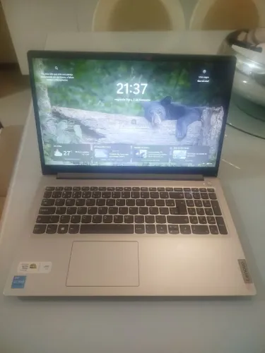 Vendo notebook Lenovo Ideapad 1core i3 1215U 8GB RAM 256GB SSD Windows 11 Home Tela 15,6"