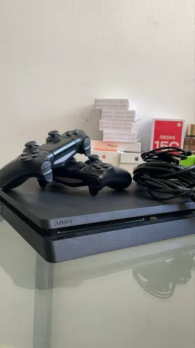 PlayStation 4 Slim 1TB