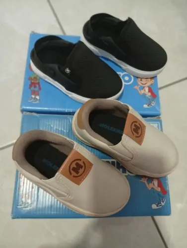 Sapatos e sandálias infantis menino