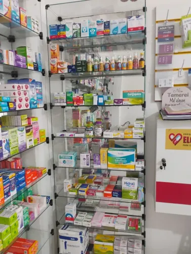 Vende-se uma farmácia toda legalizado, situada na feira da 8 de maio Icoaraci Belém Pará