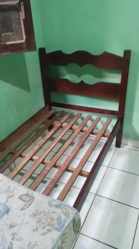 Duas camas de solteiro