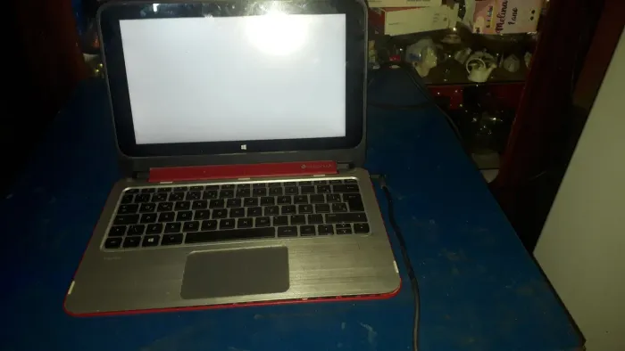 hp pavilion x360 com defeito