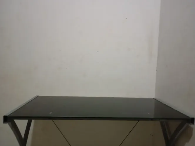 MESA DE VIDRO COM ALUMÍNIO 