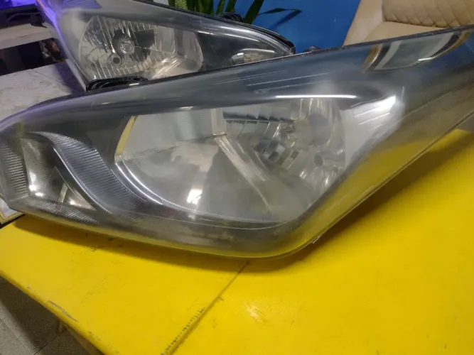 Par de faróis do HB20 2017