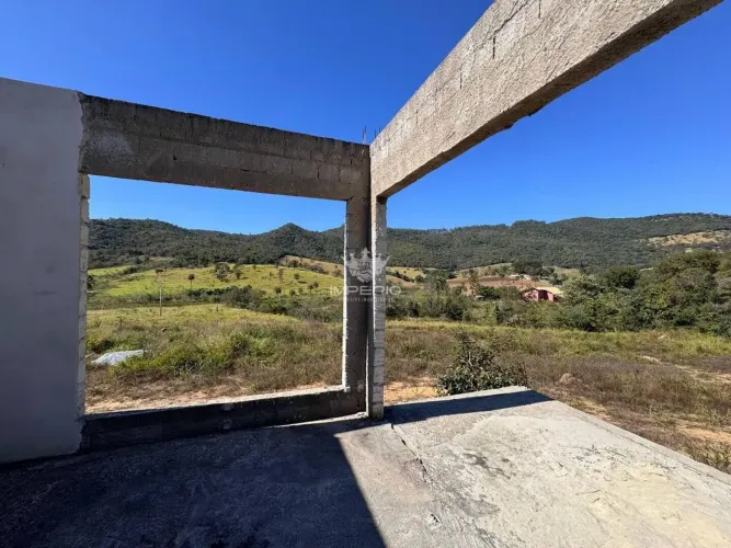 FAZENDINHA COM 2,5 HECTARES NO ANGICOS- ITAÚNA/MG