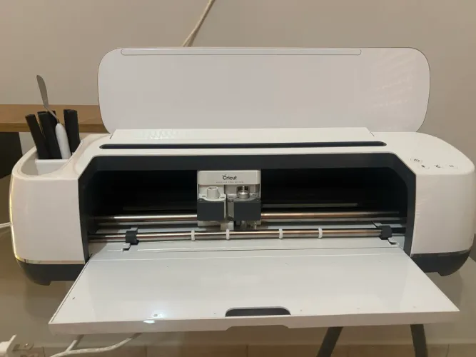Cricut Maker Champagne - Máquina de Corte Inteligente - Pouquíssimo Uso