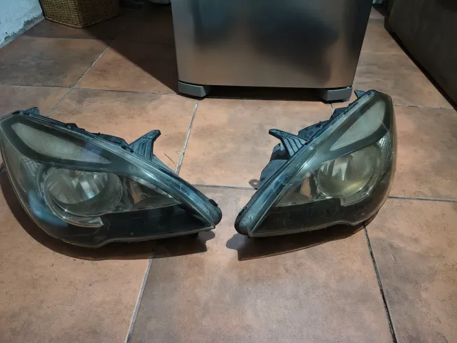 Par Farol Lifan 530