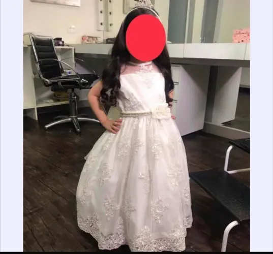 Vestido dama, marca Bue Kids, maravilhoso. Usado apenas na cerimônia. Tamanho 4 grande.