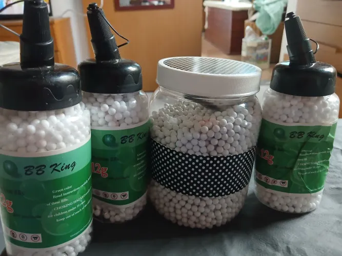 Bolinhas para brinquedos de adultos.