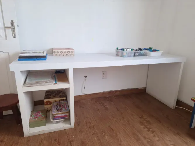 Vendo bancada para usos diversos,  medindo 2mx75x58