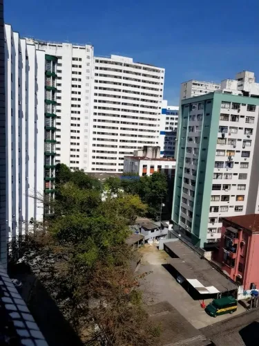 ÓTIMO APARTAMENTO PARA LOCAÇÃO, COM 01 DORMITORIO, VAGA E ELEVADOR, JOSÉ MENINO;
