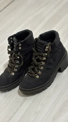 Vendo Bota Preta Cano Curto Tratorada N:35- Impecável ?