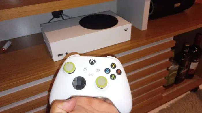 Xbox Series S Completo na Caixa + Jogos (Troco por PC Gamer)