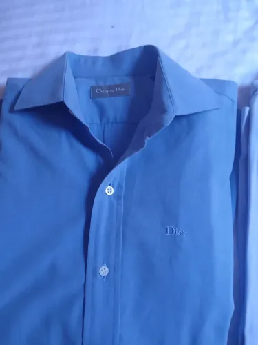 Inacreditável!? 3 Camisas e 1 preço! DIOR,tamanho G , compradas fora do país!