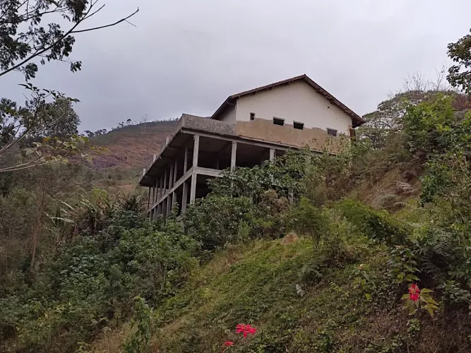 Vendo casa no Cascatinha 