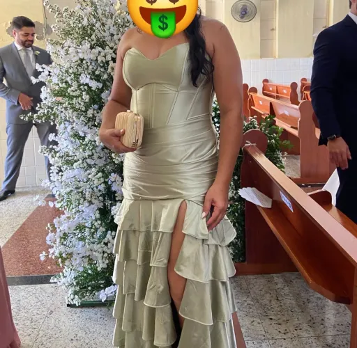 Vende belíssimo vestido para madrinha ou formatura.