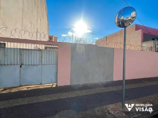 TERRENO PRÓXIMO AO SHOPPING URBANO SALOMÃO COM FRENTE PARA DUAS VIAS