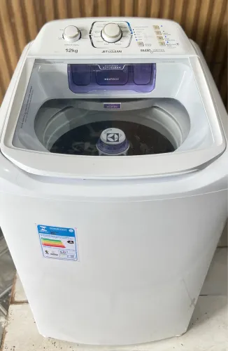 Máquina Electrolux 12 kg Cesto de inox ?