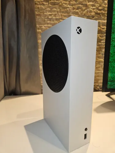 Xbox Series S com 1 Controle