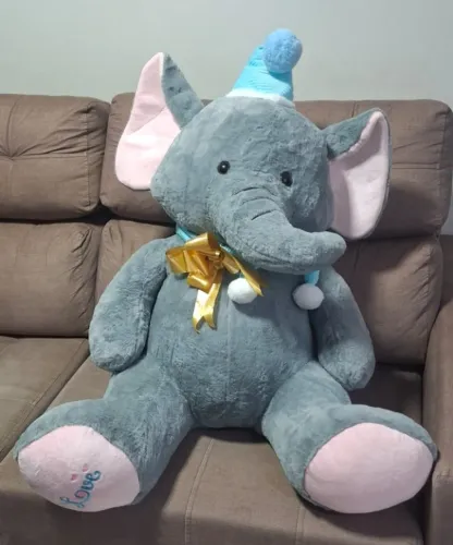 Elefante de pelúcia grande