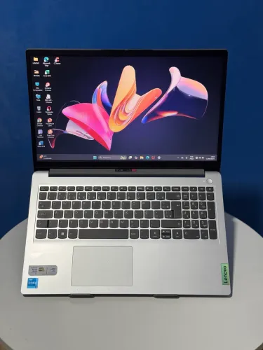 Notebook Lenovo IdeadPad - i3 12ªGth 8Gb SSD 256Gb | Aceito cartão