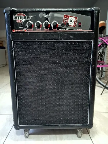 Meteoro Nitrous 150B amplificador para baixo