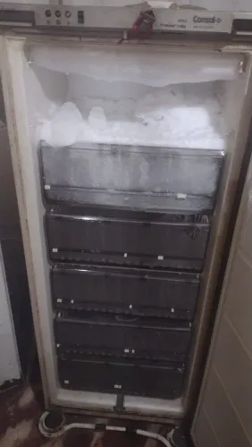 Freezer vertical bege 