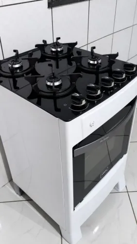 Fogão com mesa de vidro