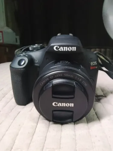 Cânon T7+
