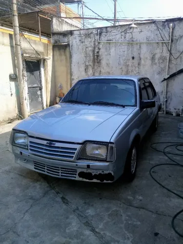 Chevrolet Monza Classic SE 2.0 /mpfi E EFI 2P E 4P 1989