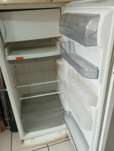 Geladeira 320 litros