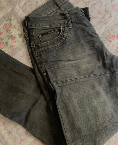 Calça chumbo Calvin Klein 