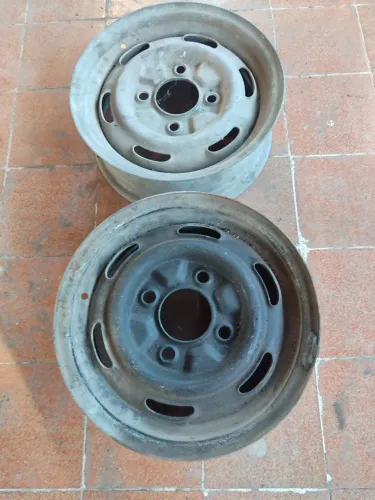 Rodas ferro Brasília nunca usadas guardada muito tempo como novas