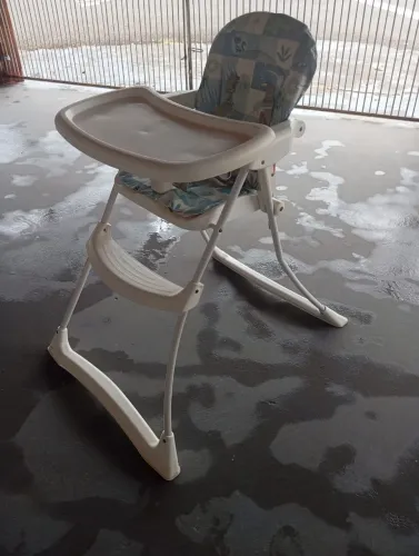 Cadeirinha de alimentação 