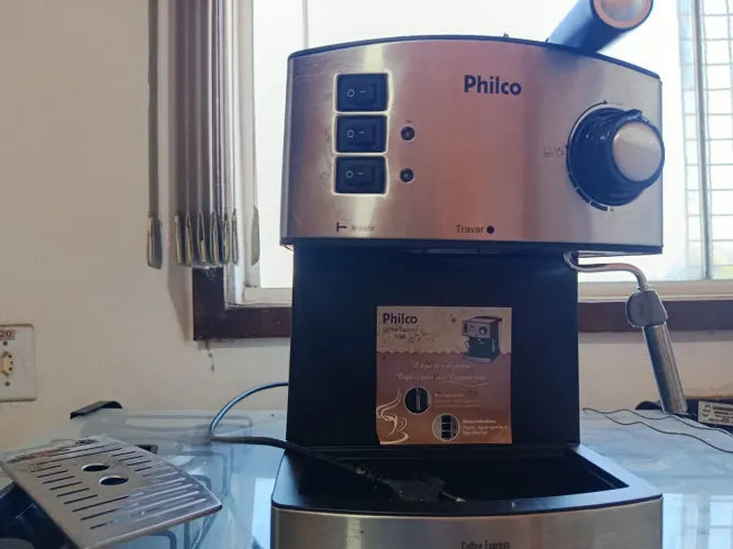 Cafeteira Philco Coffee Express 15 Bar Filtro Permanente Cor Preto/Prateado